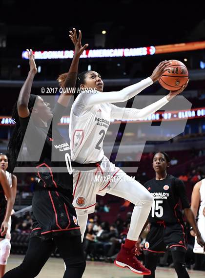 Thumbnail 2 in 40th McDonald's All American Game (East vs. West) photogallery.