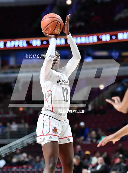 Thumbnail 2 in 40th McDonald's All American Game (East vs. West) photogallery.