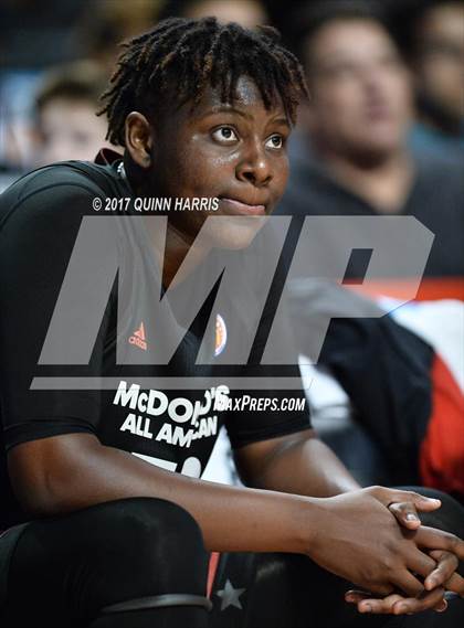 Thumbnail 2 in 40th McDonald's All American Game (East vs. West) photogallery.