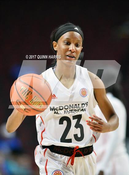 Thumbnail 2 in 40th McDonald's All American Game (East vs. West) photogallery.