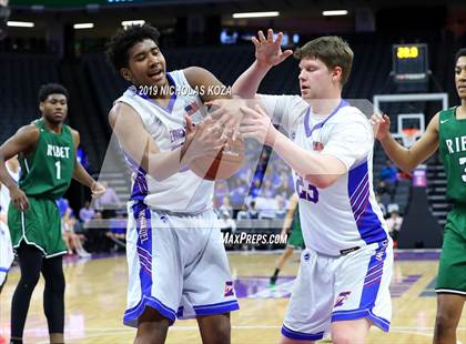 Thumbnail 1 in Immanuel vs. Ribet Academy (CIF State D4 Final) photogallery.