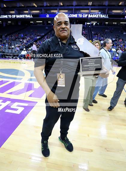 Thumbnail 2 in Immanuel vs. Ribet Academy (CIF State D4 Final) photogallery.