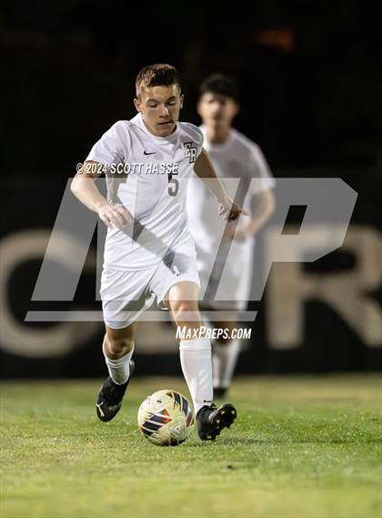 Thumbnail 1 in Greenhills vs. Eaton Rapids (MHSAA  D3 Reg Semifinal) photogallery.