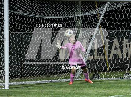 Thumbnail 3 in Greenhills vs. Eaton Rapids (MHSAA  D3 Reg Semifinal) photogallery.