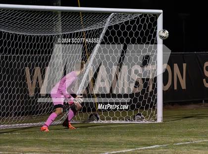 Thumbnail 1 in Greenhills vs. Eaton Rapids (MHSAA  D3 Reg Semifinal) photogallery.