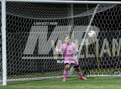 Thumbnail 2 in Greenhills vs. Eaton Rapids (MHSAA  D3 Reg Semifinal) photogallery.