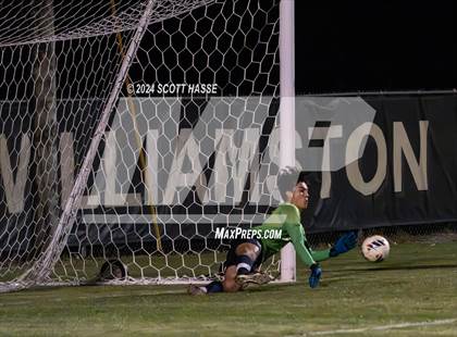 Thumbnail 3 in Greenhills vs. Eaton Rapids (MHSAA  D3 Reg Semifinal) photogallery.