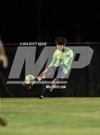 Thumbnail 3 in Greenhills vs. Eaton Rapids (MHSAA  D3 Reg Semifinal) photogallery.