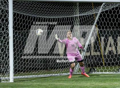 Thumbnail 1 in Greenhills vs. Eaton Rapids (MHSAA  D3 Reg Semifinal) photogallery.