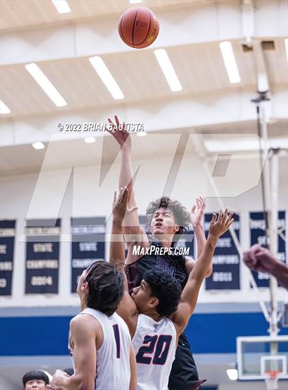 Thumbnail 2 in St. Louis vs Baldwin (HHSAA D1 Semifinal Playoff) photogallery.