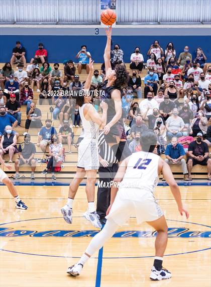 Thumbnail 1 in St. Louis vs Baldwin (HHSAA D1 Semifinal Playoff) photogallery.