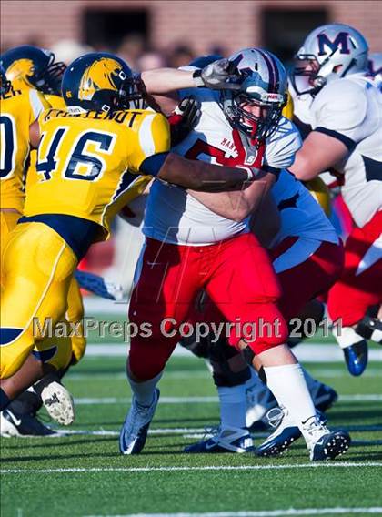 Thumbnail 1 in La Marque vs. Manvel (4A Region 3 Quarterfinals) photogallery.
