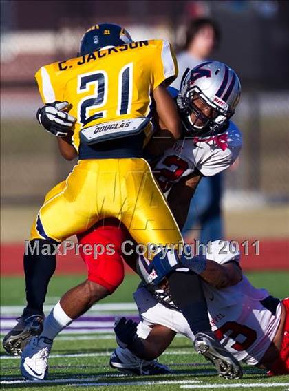 Thumbnail 2 in La Marque vs. Manvel (4A Region 3 Quarterfinals) photogallery.