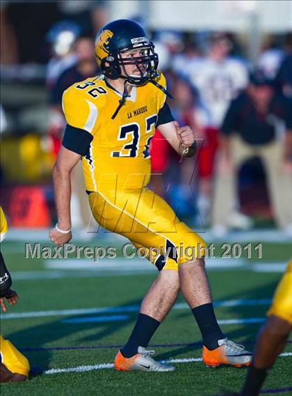 Thumbnail 2 in La Marque vs. Manvel (4A Region 3 Quarterfinals) photogallery.