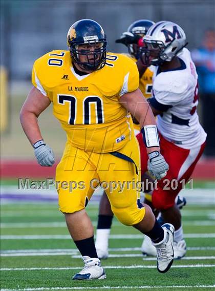 Thumbnail 2 in La Marque vs. Manvel (4A Region 3 Quarterfinals) photogallery.