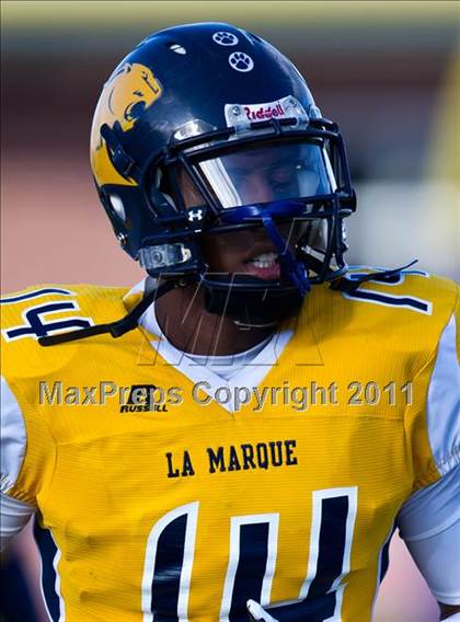 Thumbnail 2 in La Marque vs. Manvel (4A Region 3 Quarterfinals) photogallery.