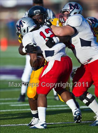 Thumbnail 3 in La Marque vs. Manvel (4A Region 3 Quarterfinals) photogallery.