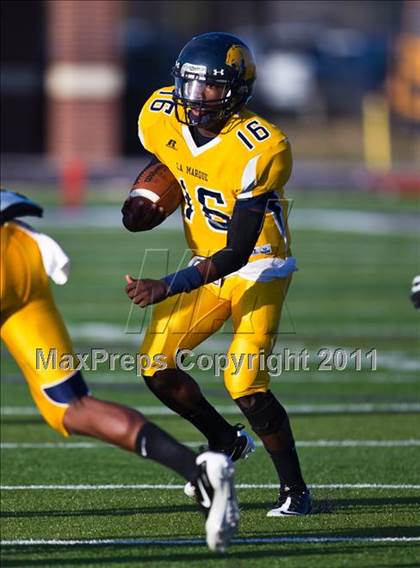 Thumbnail 2 in La Marque vs. Manvel (4A Region 3 Quarterfinals) photogallery.