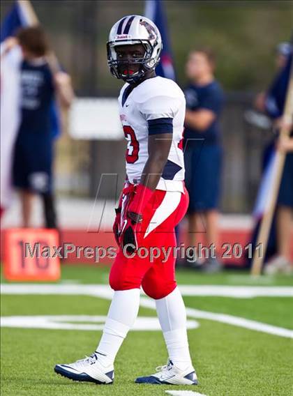 Thumbnail 2 in La Marque vs. Manvel (4A Region 3 Quarterfinals) photogallery.