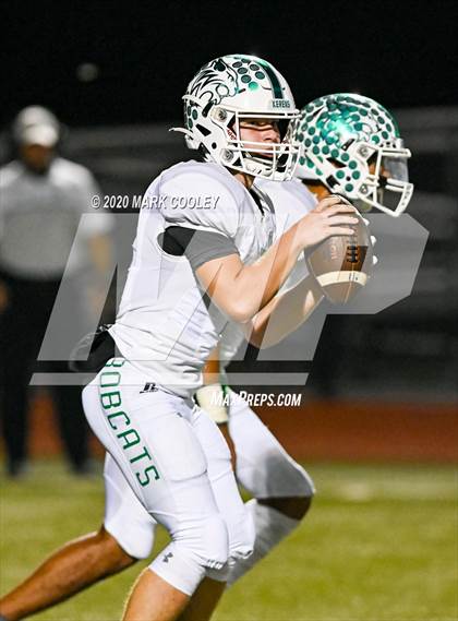 Thumbnail 3 in Kerens vs. Crawford (UIL 2A Bi-District) photogallery.