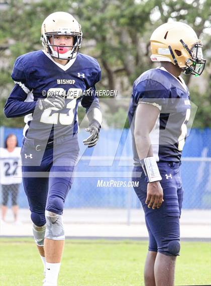 Thumbnail 3 in Bishop McLaughlin Catholic vs Gulf (Scrimmage) photogallery.