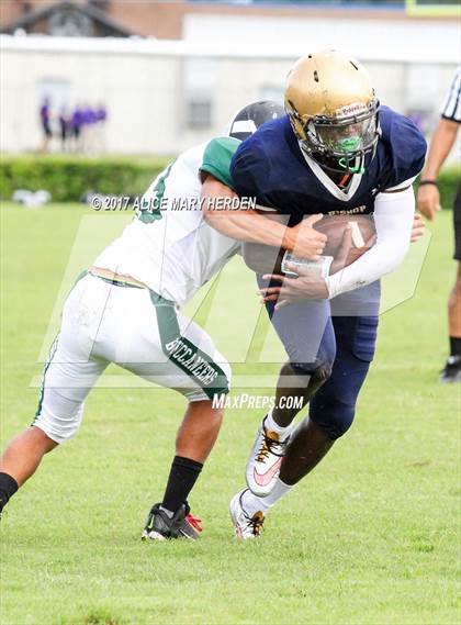 Thumbnail 2 in Bishop McLaughlin Catholic vs Gulf (Scrimmage) photogallery.