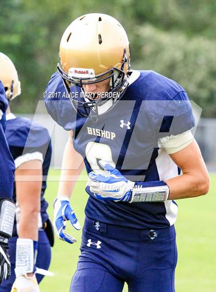 Thumbnail 1 in Bishop McLaughlin Catholic vs Gulf (Scrimmage) photogallery.