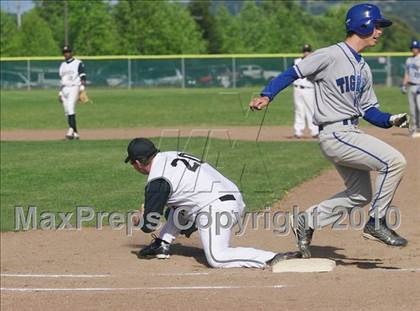 Thumbnail 3 in Analy @ Windsor photogallery.