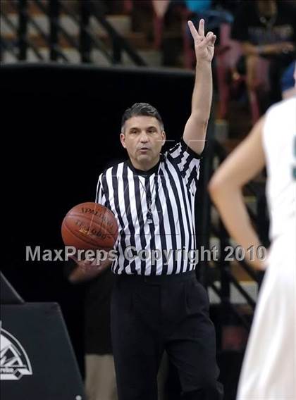 Thumbnail 1 in Newark Memorial vs. De La Salle (CIF NorCal D1 Final) photogallery.