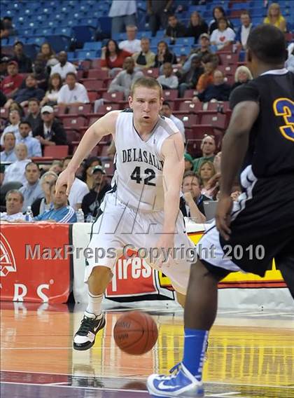 Thumbnail 2 in Newark Memorial vs. De La Salle (CIF NorCal D1 Final) photogallery.