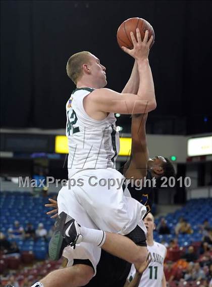 Thumbnail 3 in Newark Memorial vs. De La Salle (CIF NorCal D1 Final) photogallery.
