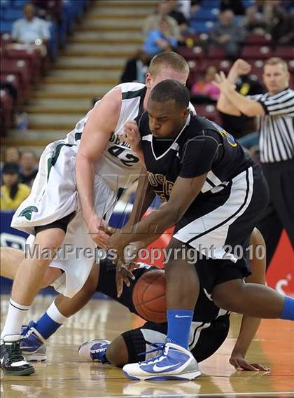 Thumbnail 3 in Newark Memorial vs. De La Salle (CIF NorCal D1 Final) photogallery.