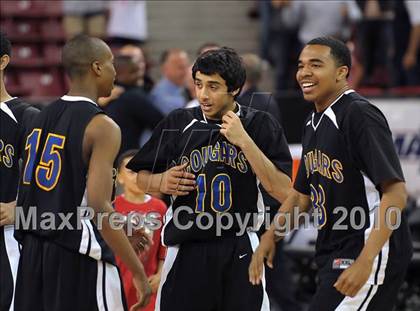 Thumbnail 2 in Newark Memorial vs. De La Salle (CIF NorCal D1 Final) photogallery.