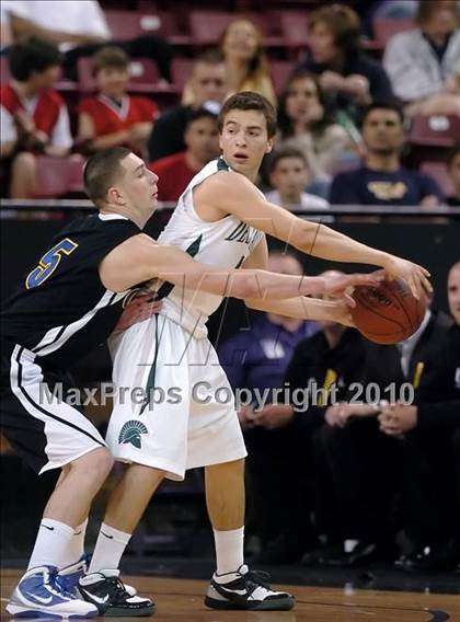 Thumbnail 2 in Newark Memorial vs. De La Salle (CIF NorCal D1 Final) photogallery.