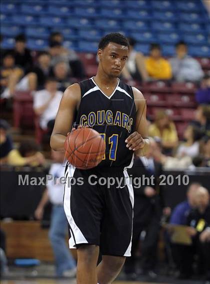 Thumbnail 2 in Newark Memorial vs. De La Salle (CIF NorCal D1 Final) photogallery.