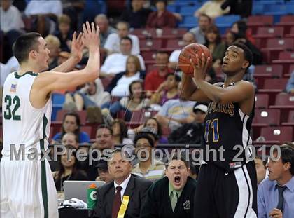 Thumbnail 3 in Newark Memorial vs. De La Salle (CIF NorCal D1 Final) photogallery.