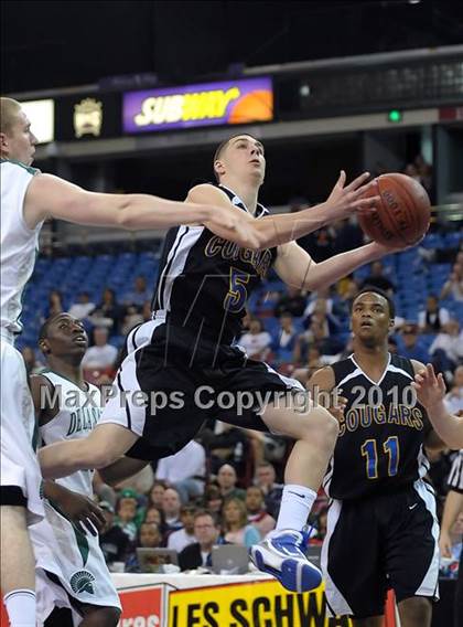 Thumbnail 3 in Newark Memorial vs. De La Salle (CIF NorCal D1 Final) photogallery.