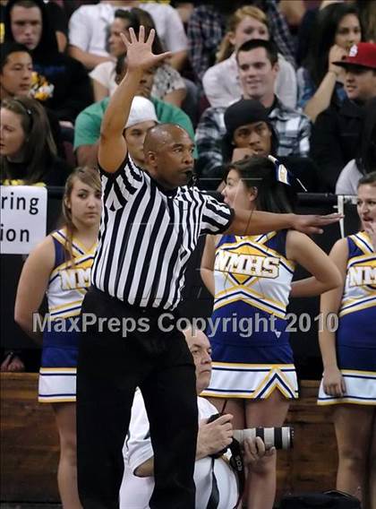 Thumbnail 2 in Newark Memorial vs. De La Salle (CIF NorCal D1 Final) photogallery.
