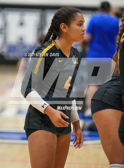 Thumbnail 2 in Gilbert vs. Chaparral photogallery.