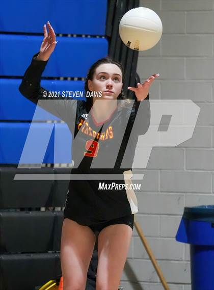 Thumbnail 2 in Gilbert vs. Chaparral photogallery.