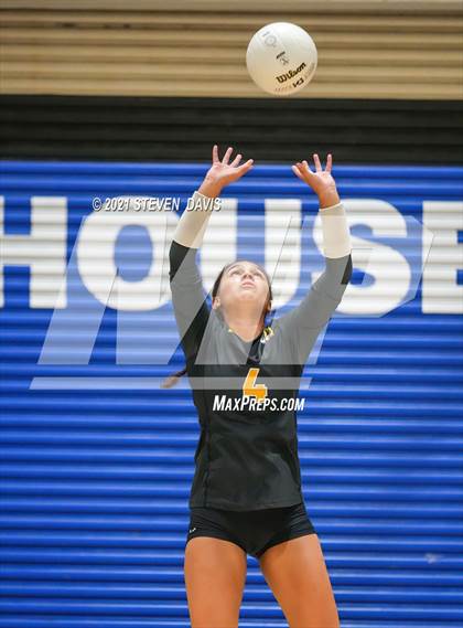 Thumbnail 3 in Gilbert vs. Chaparral photogallery.