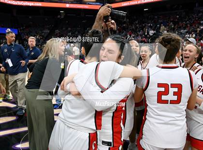 Thumbnail 1 in Sage Hill vs. Carondelet (CIF State D1 Final) photogallery.