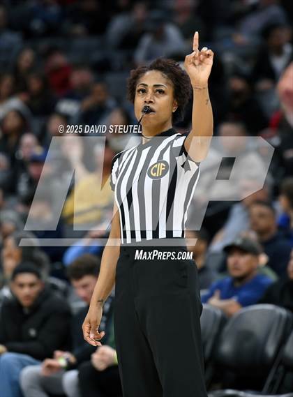 Thumbnail 3 in Sage Hill vs. Carondelet (CIF State D1 Final) photogallery.