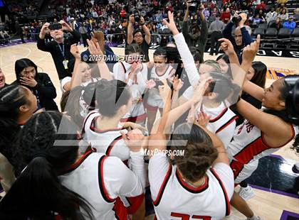 Thumbnail 2 in Sage Hill vs. Carondelet (CIF State D1 Final) photogallery.
