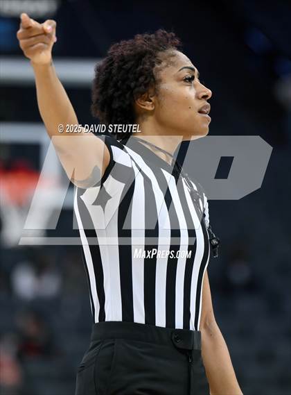 Thumbnail 3 in Sage Hill vs. Carondelet (CIF State D1 Final) photogallery.