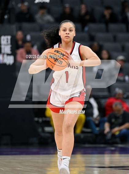 Thumbnail 3 in Sage Hill vs. Carondelet (CIF State D1 Final) photogallery.