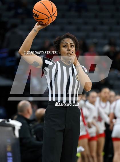 Thumbnail 2 in Sage Hill vs. Carondelet (CIF State D1 Final) photogallery.