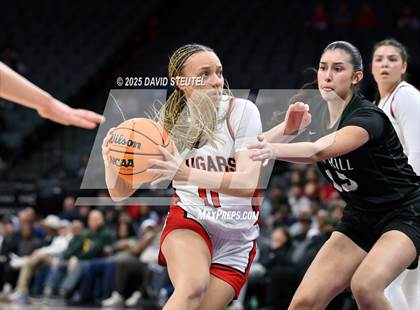 Thumbnail 3 in Sage Hill vs. Carondelet (CIF State D1 Final) photogallery.