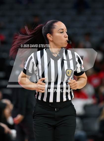 Thumbnail 3 in Sage Hill vs. Carondelet (CIF State D1 Final) photogallery.
