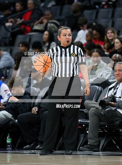 Thumbnail 1 in Sage Hill vs. Carondelet (CIF State D1 Final) photogallery.